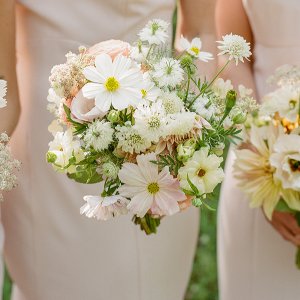 bridesmaids bouquets